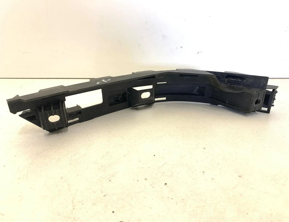 BMW 7 Series E65/E66 (2001-2008) Vasen takapuskurin kiinnike 7275841 28567902