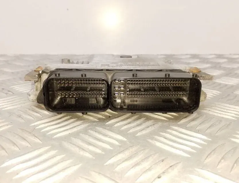 SKODA Superb 2 generation (2008-2015) Moottorin ohjausyksikkö ECU 03L906018BR,03L906018JB 34748490