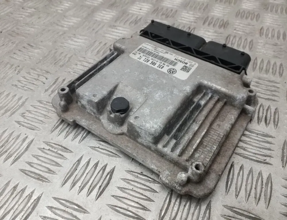 SKODA Octavia 2 generation (2004-2013) Moottorin ohjausyksikkö ECU 03G906021TC,EDC16U34 34748714