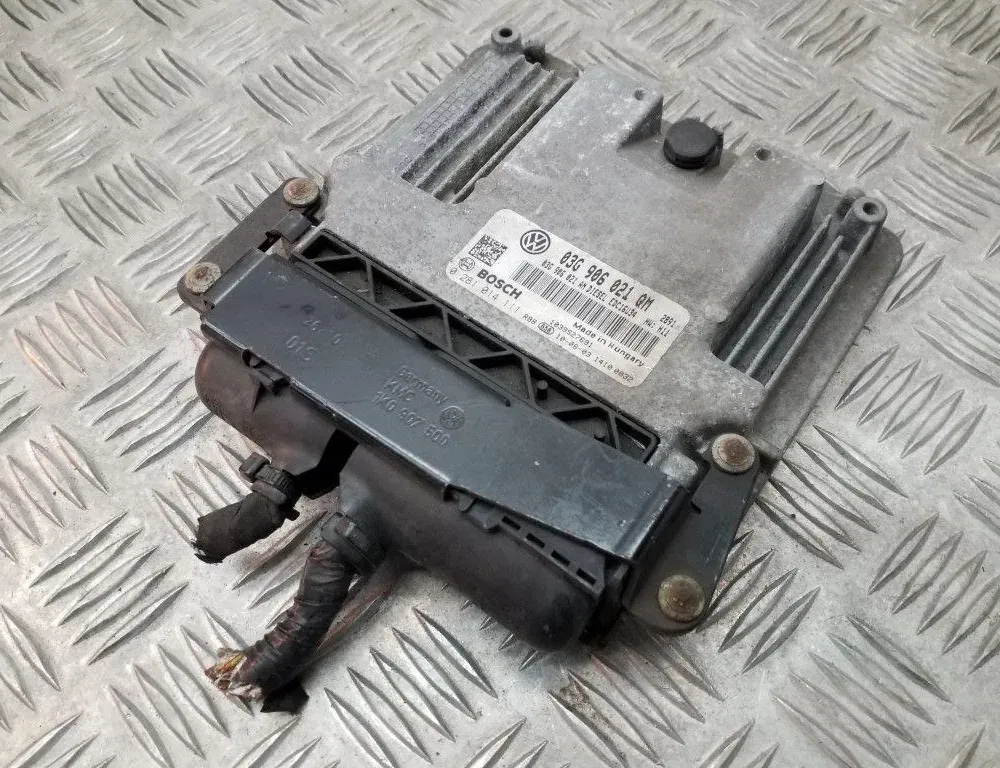 SKODA Superb 2 generation (2008-2015) Moottorin ohjausyksikkö ECU 03G906021QM,EDC16U34 34750622
