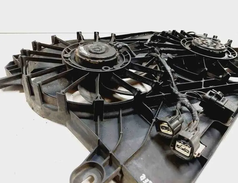 CHRYSLER 300C 1 generation (2005-2011) Moottorin jäähdytystuulettimen jäähdytin 24045071,2075A,04598001AC,83403 32731379