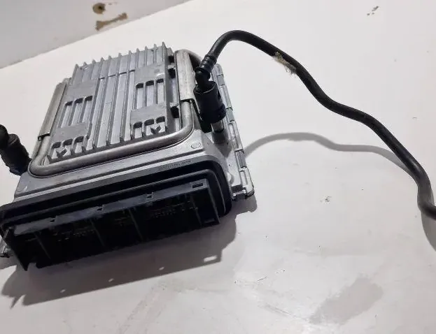 BMW 5 Series F10/F11 (2009-2017) Moottorin ohjausyksikkö ECU 7633374,DMEMSD850,5WK93945 34173815