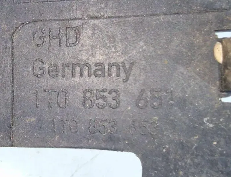 VOLKSWAGEN Touran 1 generation (2003-2015) Jäähdyttimen säleikkö 1T0853651,1T08536513FZ,1T0853653 34174685