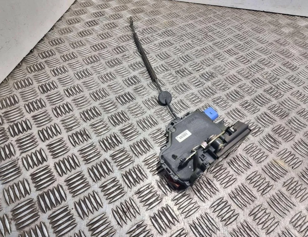 VOLKSWAGEN Golf 8 generation (2019-2023) Oikean takaoven lukko 7L0839016 33707702