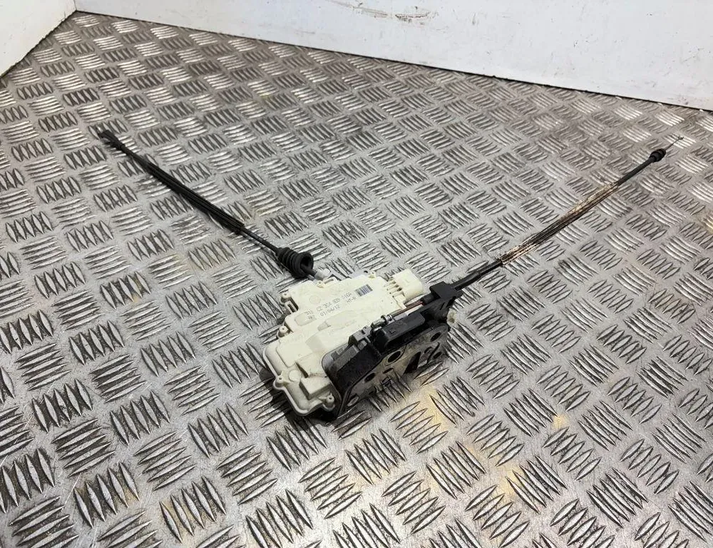 VOLKSWAGEN Passat B7 (2010-2015) Oikean takaoven lukko A046465 33714781