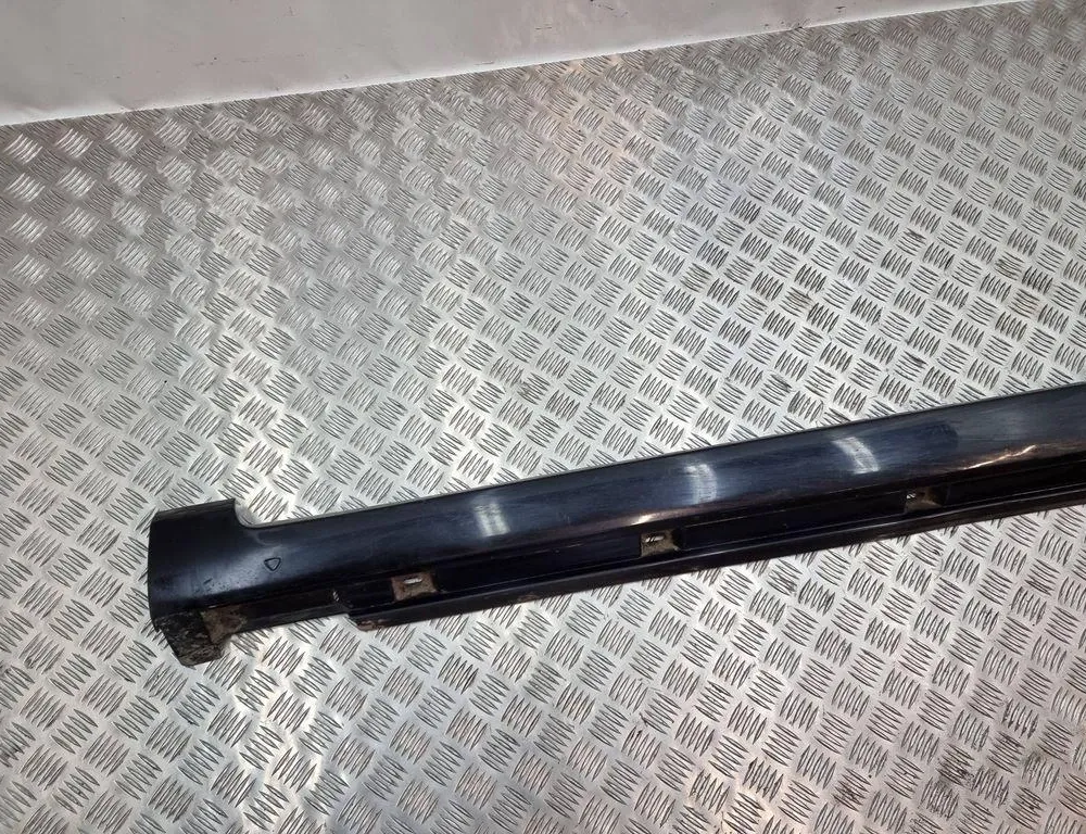 VOLKSWAGEN Passat B7 (2010-2015) Vasemman puolen muovinen sivuhelman kansi 34066412