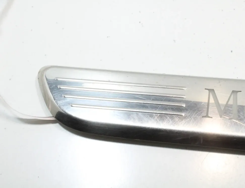 MERCEDES-BENZ C-Class W205/S205/C205 (2014-2023) Oikea etukynnysverhoilu A2056800735 34911903