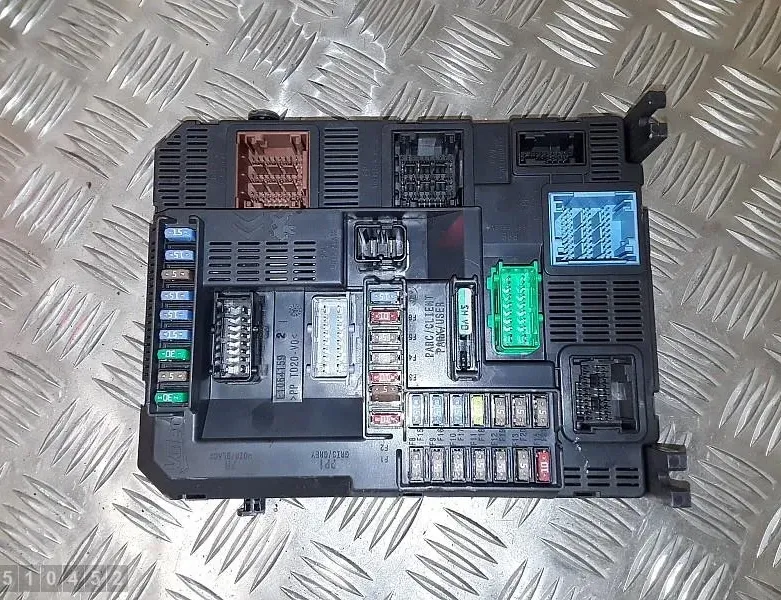 MERCEDES-BENZ G-Class W463 (1990-2024) Sulakekaappi 9807532080 32964822