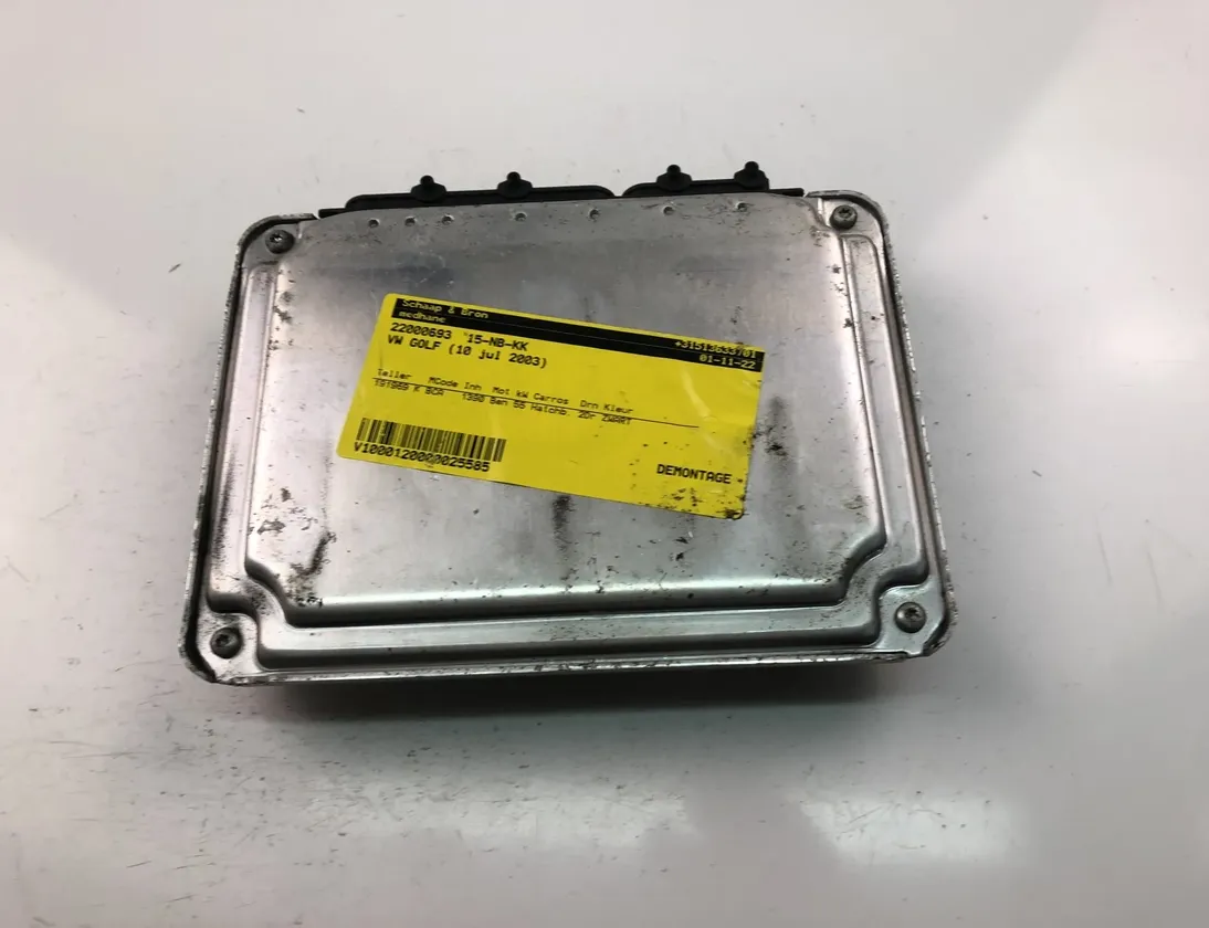 VOLKSWAGEN Golf 5 generation (2003-2009) Moottorin ohjausyksikkö ECU 0261207190,036906032G 18049639