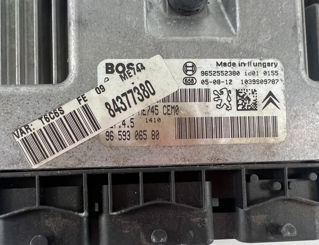 PEUGEOT 307 1 generation (2001-2008) Moottorin ohjausyksikkö ECU 0261208558,9659306580 26042281