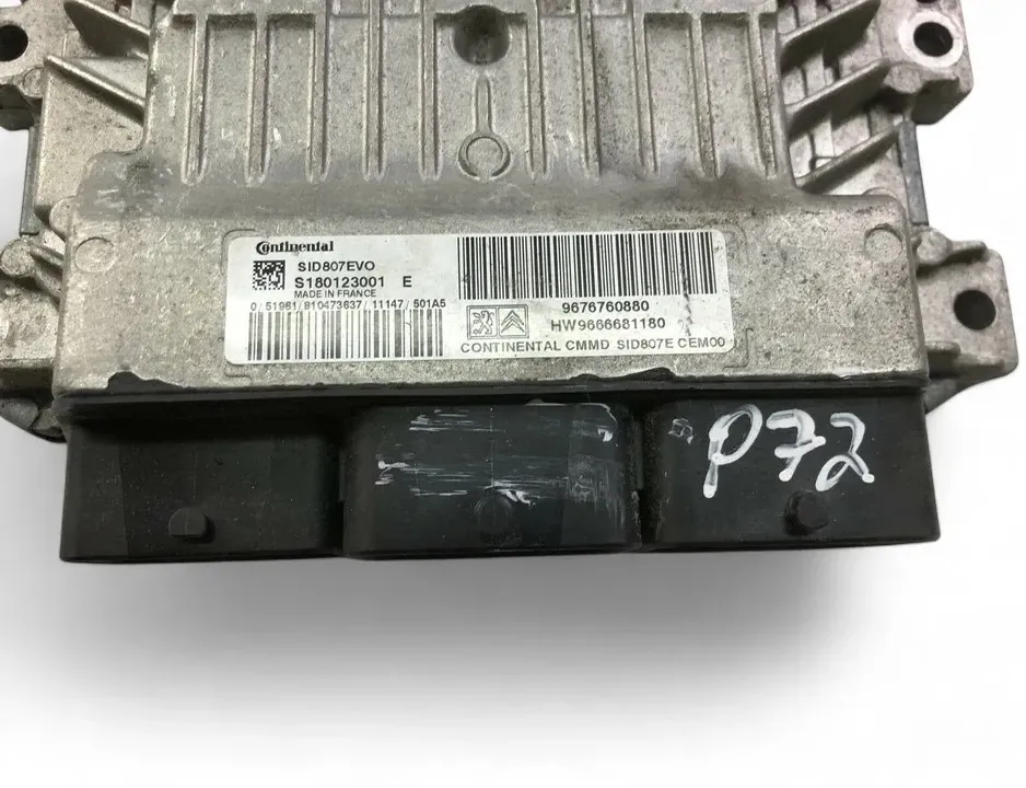 PEUGEOT 508 1 generation (2010-2020) Moottorin ohjausyksikkö ECU 9676760880,9666681180 32780485