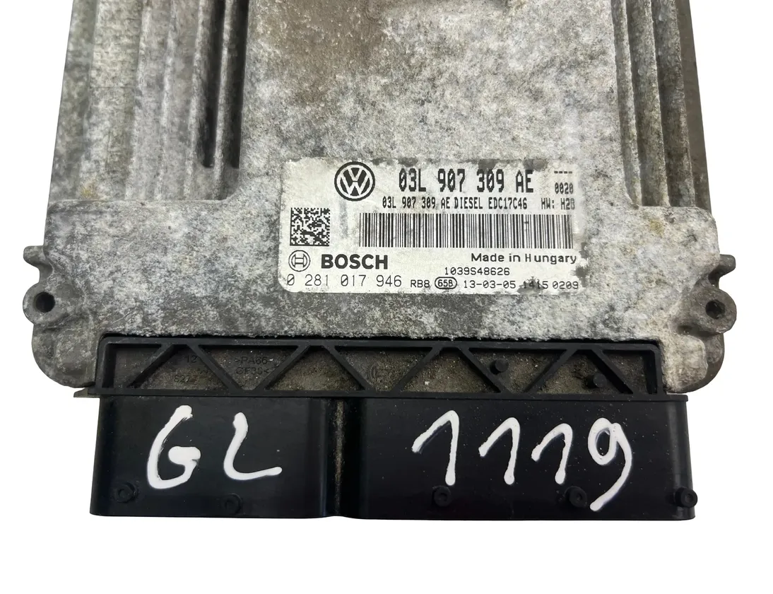 VOLKSWAGEN Passat B7 (2010-2015) Moottorin ohjausyksikkö ECU 03L907309AE,0281017946 34830023