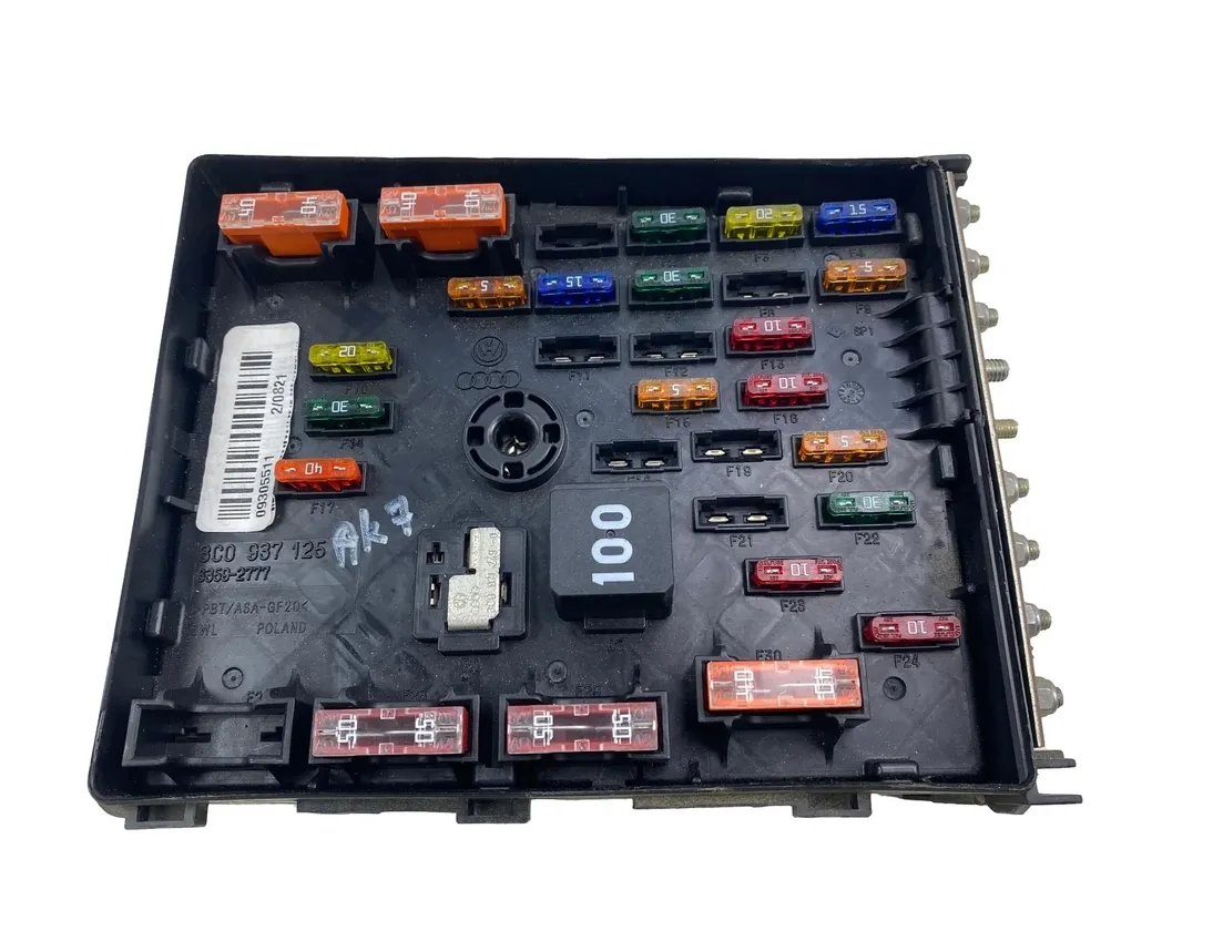 VOLKSWAGEN Passat B7 (2010-2015) Sulakekaappi 3C0937125 34994314