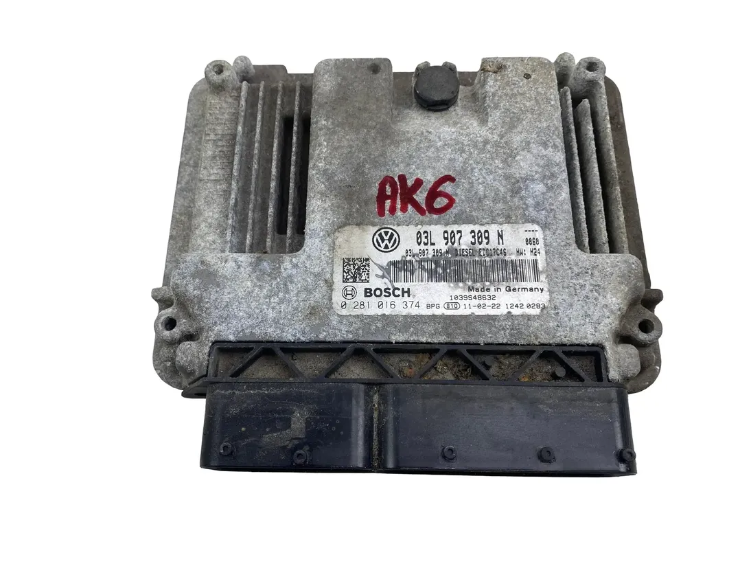 VOLKSWAGEN Passat B7 (2010-2015) Moottorin ohjausyksikkö ECU 03L907309N,0281016374 34994177
