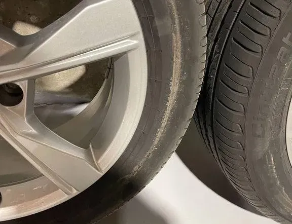 AUDI A4 B9/8W (2015-2024) Pyörä 8W0601025EH 32191599