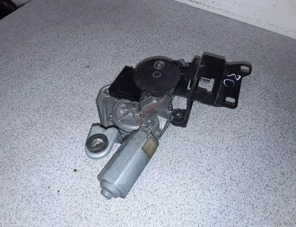 BMW 3 Series E46 (1997-2006) Takaluukun lasinpyyhkijän moottori 6925094 33745212