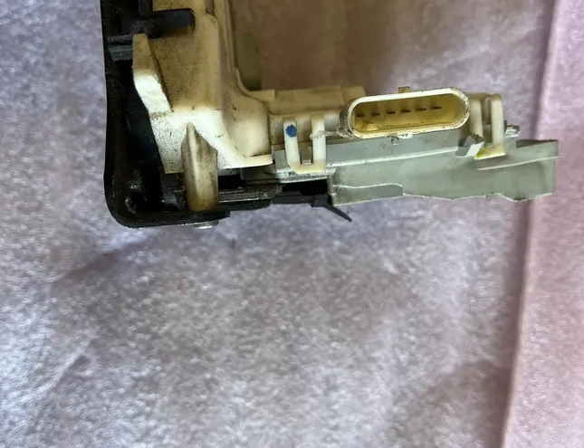 AUDI TT 8J (2006-2014) Oikean etuoven lukko 8J1837016,8J1837016C 21465731