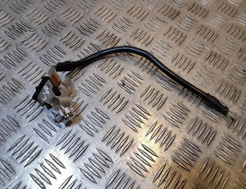 AUDI A4 B9/8W (2015-2024) Negatiivinen akun kaapeli 8S0915181 33419816