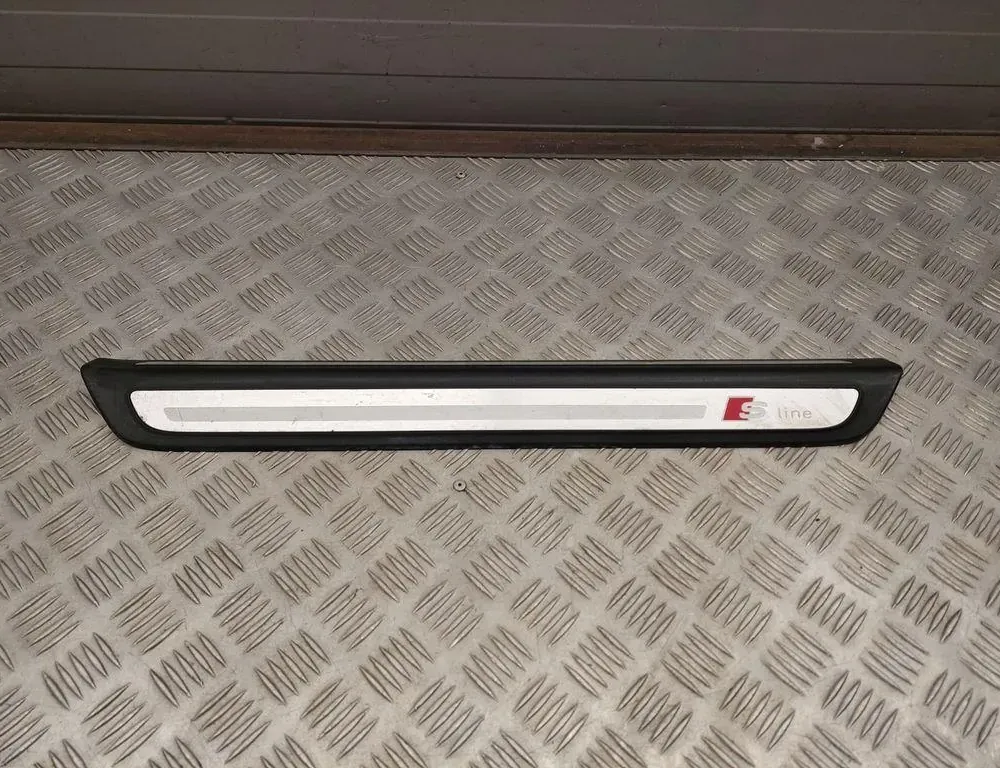 AUDI Q5 8R (2008-2017) Vasemman puolen muovinen sivuhelman kansi 8R0853373F 33434996