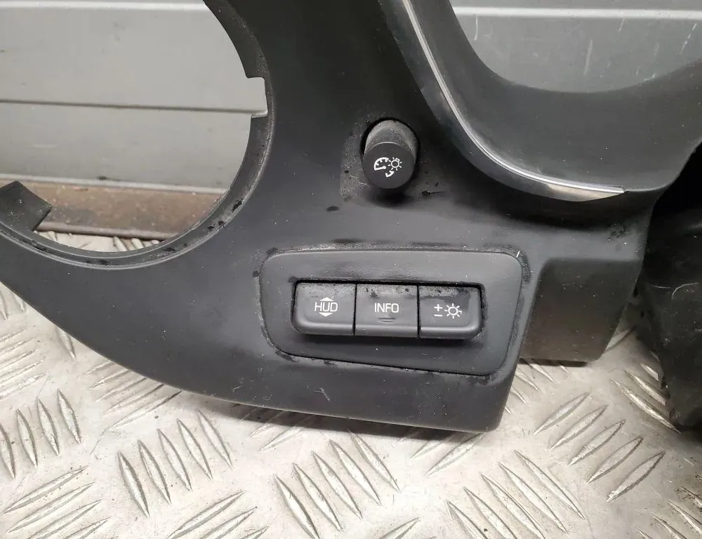 CHEVROLET Camaro 6 generation (2015-2024) Mittariston nopeusmittarin viimeistely 84225815,23193704 33439405