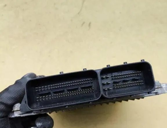 MERCEDES-BENZ M-Class W164 (2005-2011) Moottorin ohjausyksikkö ECU A6421505377 33134032