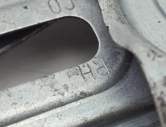 TOYOTA Prius Plus 1 generation (2012-2020) Oikean takaoven ikkunansäädin AV2621004351,961920101,8570102010 34792302