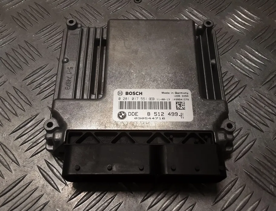 BMW X1 E84 (2009-2015) Moottorin ohjausyksikkö ECU 0281017551 28383509