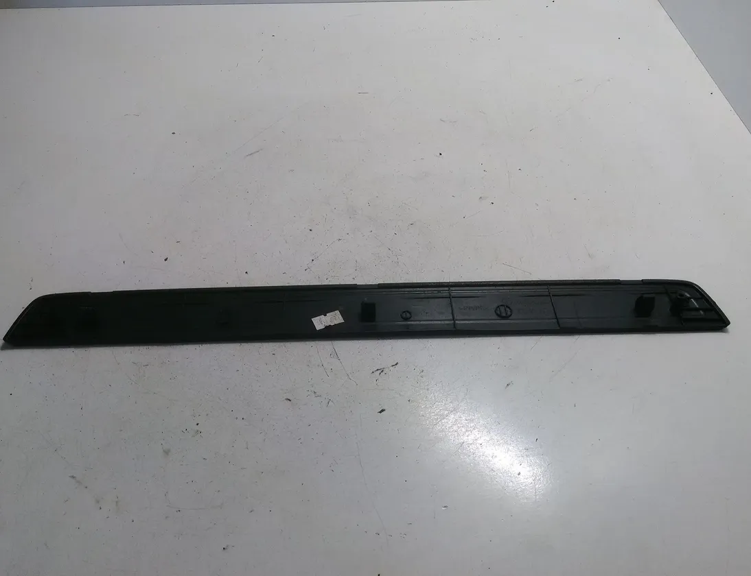 TOYOTA Verso 1 generation (2009-2015) Oikea etukynnysverhoilu 679110F010 28421836