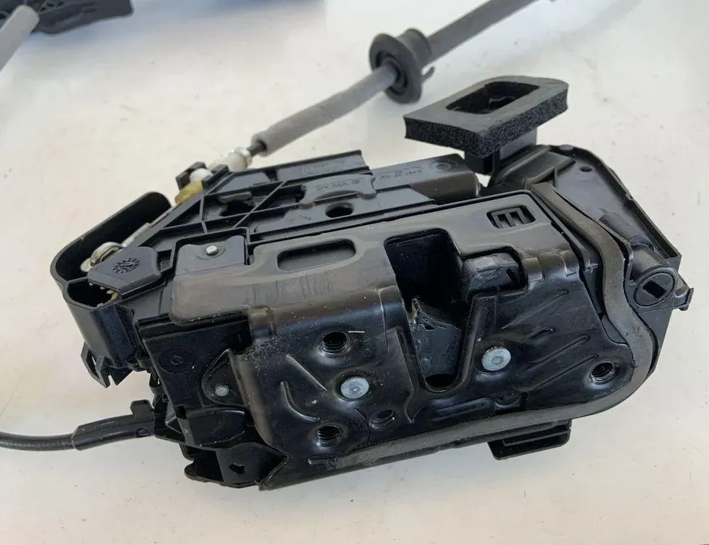 AUDI Q3 F3 (2018-2024) Oikean etuoven lukko 8V0839885,5TB837016A 33827392