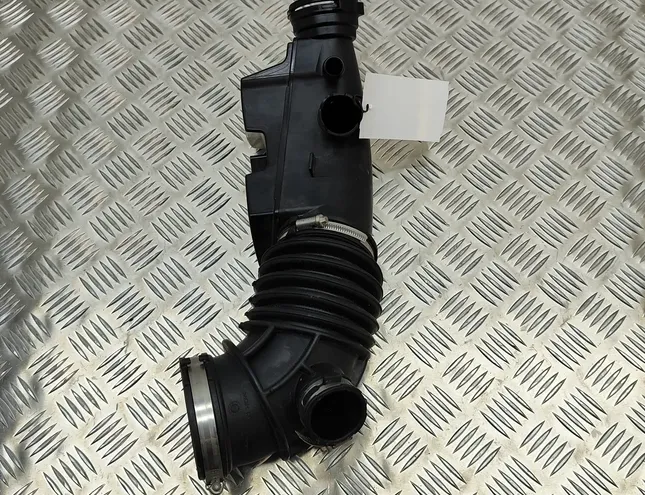 BMW 5 Series G30/G31 (2016-2023) Ilmanottoputki 8663614 22276649