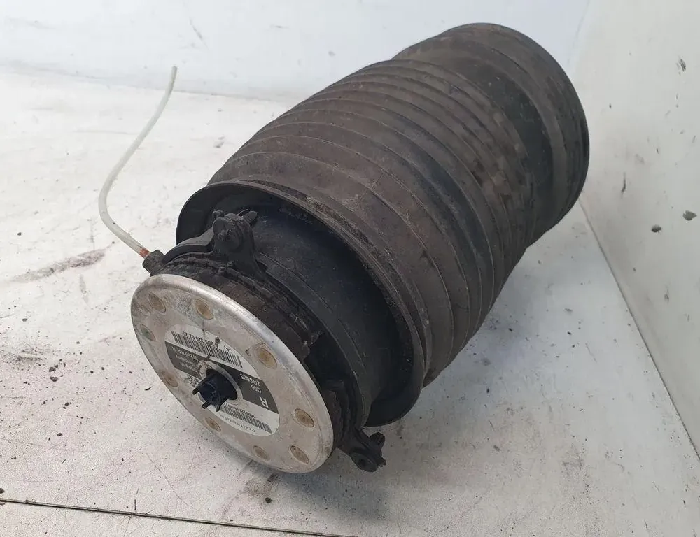 MERCEDES-BENZ C-Class W205/S205/C205 (2014-2023) Takana oikea ilmajousituksen tyyny A2053200225 34238849