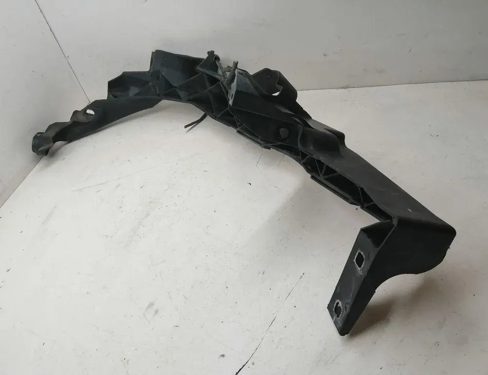 BMW 3 Series E90/E91/E92/E93 (2004-2013) Vasemman ajovalon kiinnike 51647116708,22944911 34251101