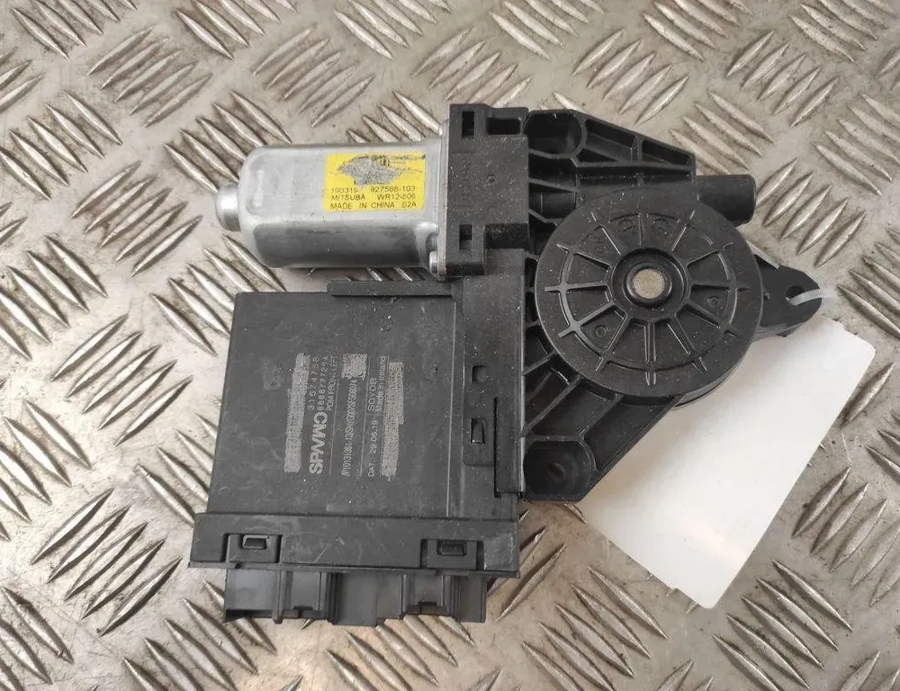 VOLVO XC90 1 generation (2002-2014) Vasemman etuoven ikkunansäätimen moottori 927588103 31592881