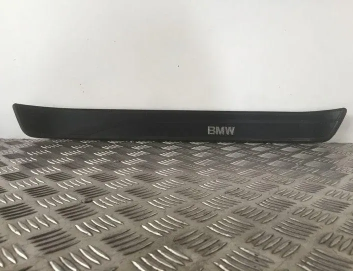 BMW 3 Series E90/E91/E92/E93 (2004-2013) Oikea etukynnysverhoilu 514773060280,73060280 21442398