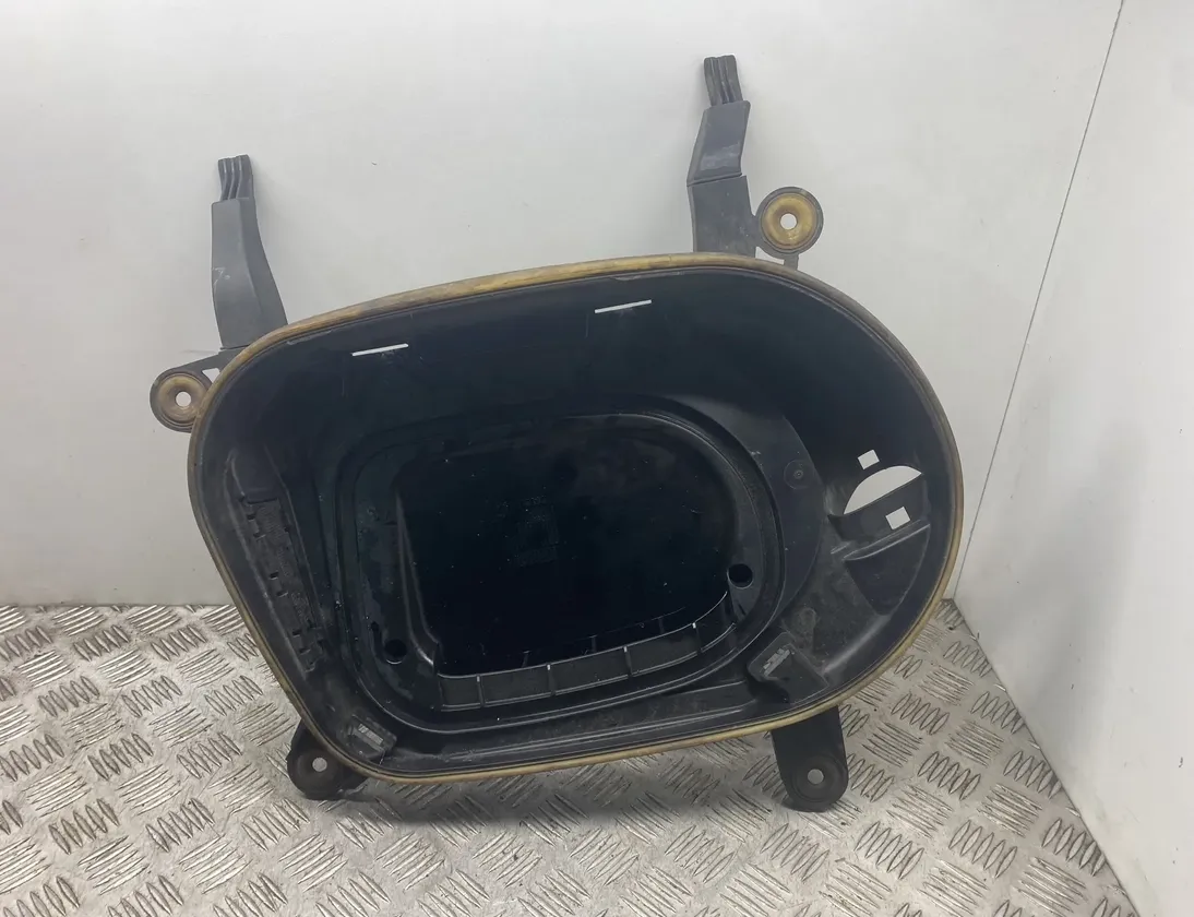 BMW X5 E70 (2006-2013) Ilmansuodatinlaatikko 13717812061,7812061 24698373