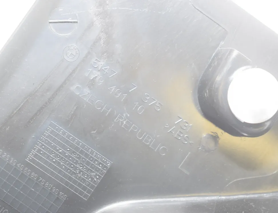 BMW 5 Series G30/G31 (2016-2023) Vasen pilariverhoilu 7375731,7375732,7375728,7375727,7375729,7420949,51477420949,7420950,51477420950,7419304,51477419304,7419695,51477419695,7419696,51477419696 34150618