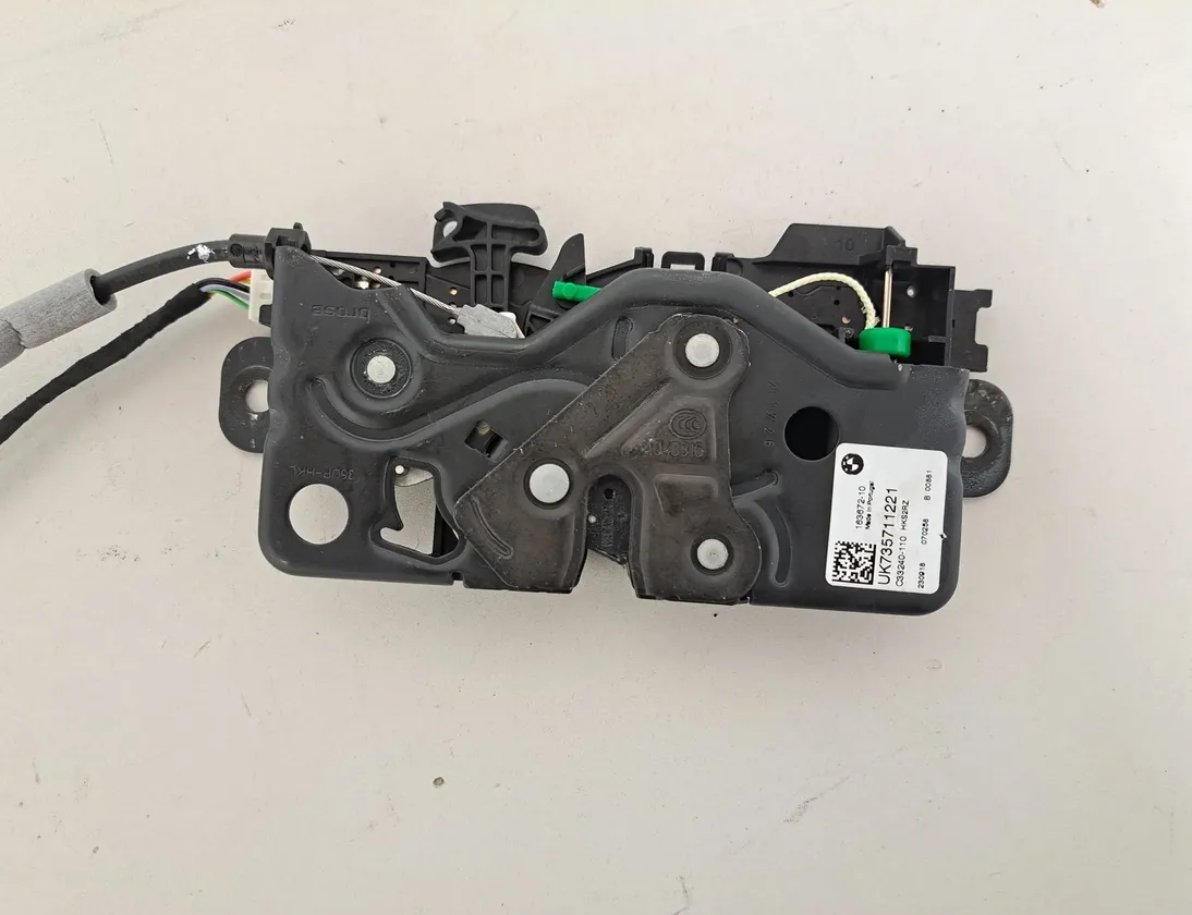 BMW X3 G01 (2017-2024) Takaluukun takaluukun lukko 7357112,2704105,7383561 33924898