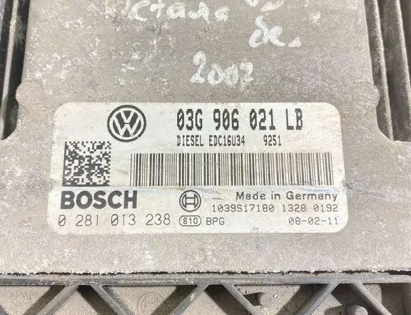 SKODA Octavia 2 generation (2004-2013) Moottorin ohjausyksikkö ECU 0281013238,03G906021LB 34869319