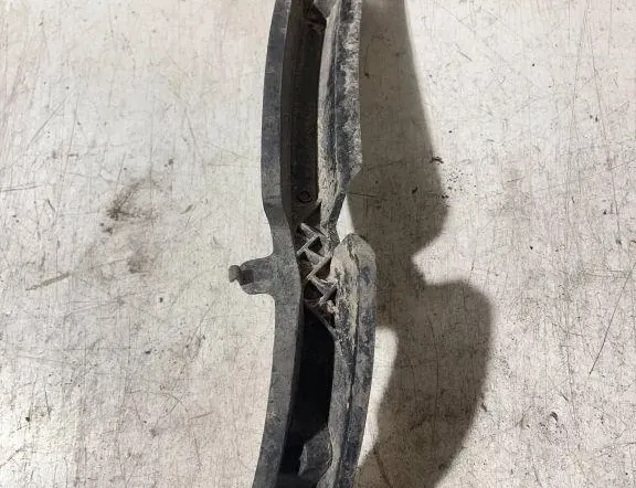 VOLKSWAGEN Passat B6 (2005-2010) Vasen etupuskurin kiinnike 3C0807177 34881432