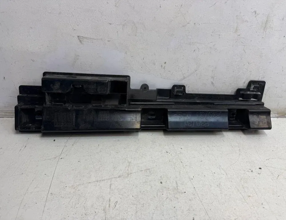 BMW 3 Series F30/F31 (2011-2020) Sivuhelman kiinnike 7256917 31149619