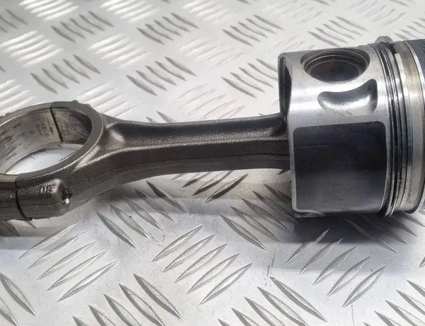 AUDI A4 B6/8E (2000-2005) Mäntä 038HV400 35723566