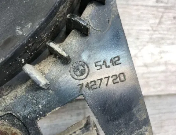 BMW 3 Series E90/E91/E92/E93 (2004-2013) Oikean takapuskurin kiinnike 7127720,5112 34978915