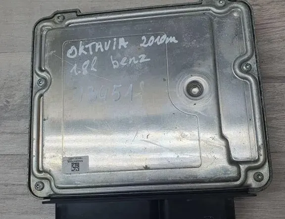 SKODA Octavia 2 generation (2004-2013) Moottorin ohjausyksikkö ECU 0261S05741,1Z0907115F,3T0907115G 34995514