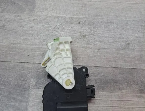 TOYOTA Avensis 3 generation (2009-2020) Sisälämmittimen läppämoottorin toimilaite MF1138002810 34994245