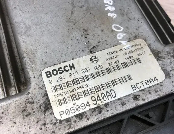 DODGE Caliber 1 generation (2006-2013) Moottorin ohjausyksikkö ECU P05094940AD 34991059