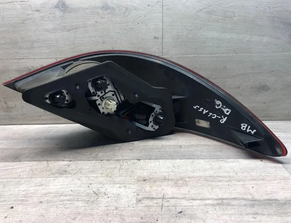 MERCEDES-BENZ R-Class W251 (2005-2017) Oikea takavalo 403112 34991029