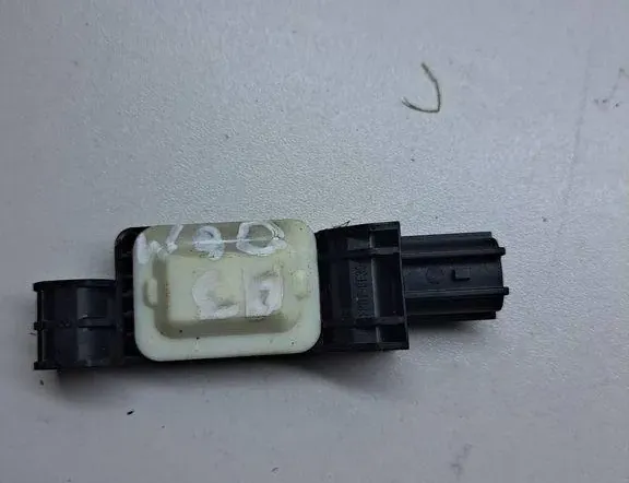 AUDI A3 8P (2003-2013) Oikea takaiskutunnistin 4B0959643D 34993788