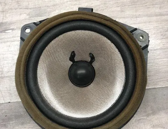 TOYOTA Avensis 3 generation (2009-2020) Vasemman takaoven äänikaiutin 8516005180 34995765