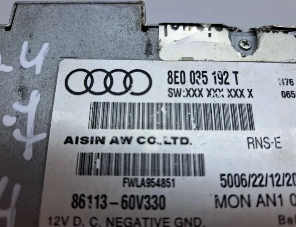 AUDI A4 B7/8E (2004-2008) Musiikkisoitin GPS:llä 8E0035192T,8611360V330,50062212200,FWLA954851 34996727