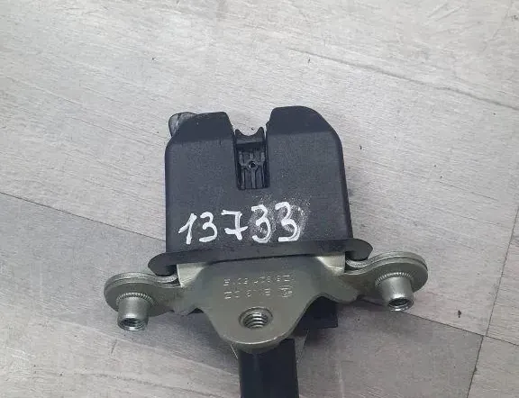 SKODA Octavia 2 generation (2004-2013) Takaluukun takaluukun lukko 1Z5827501E,BN3CZ 34996414